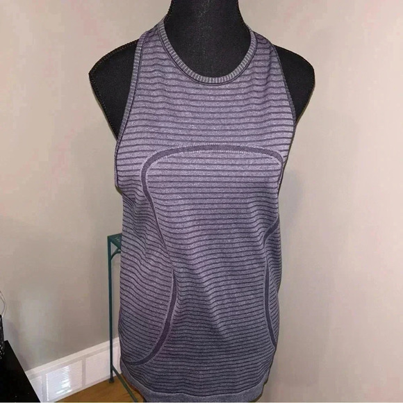 Lululemon Tank - Picture 1 of 4